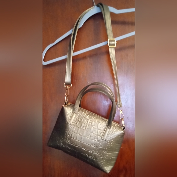 🌞Faux Crocodile Skin 4 piece Set. Champagne Color - Picture 10 of 15